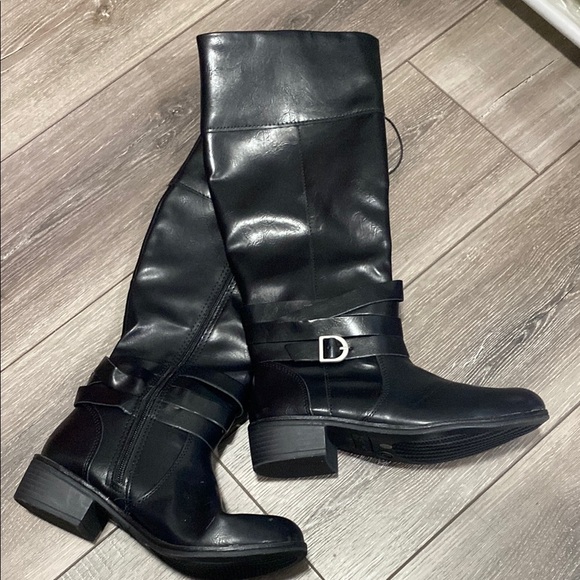 NWT! St. John’s Bay‎ Black Knee-High Boots - Picture 1 of 7